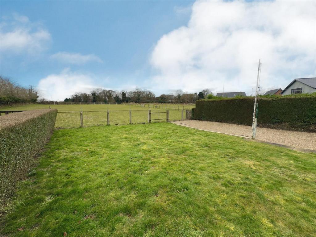 REAR GARDEN.jpg