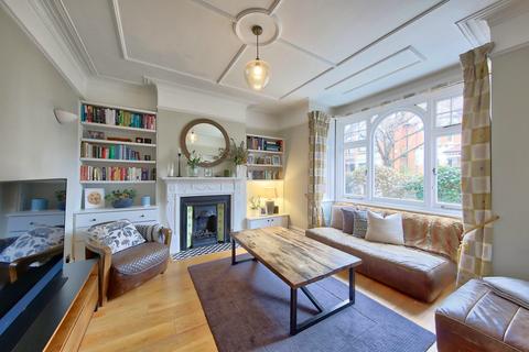 4 bedroom end of terrace house for sale, Wakehurst Road, London, SW11