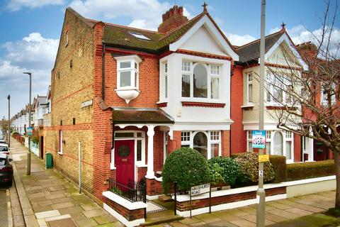 4 bedroom end of terrace house for sale, Wakehurst Road, London, SW11