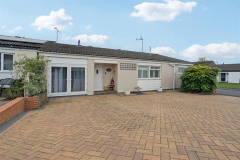 4 bedroom semi-detached bungalow for sale, Dinglederry, Olney