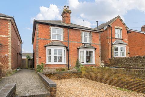 33 Hare Lane, Godalming, GU7 3EE