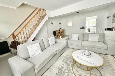 5 Warren Road, Ilford, IG6 1BJ