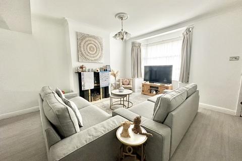 5 Warren Road, Ilford, IG6 1BJ