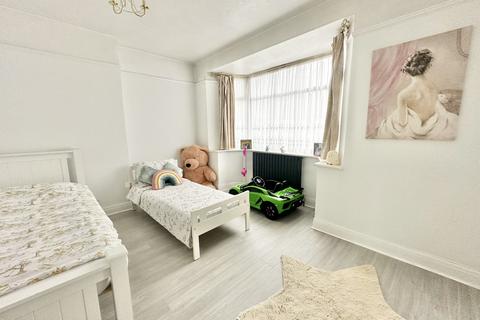 5 Warren Road, Ilford, IG6 1BJ