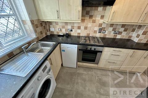 3 bedroom terraced house to rent, Hawthorne Place, Epsom KT17