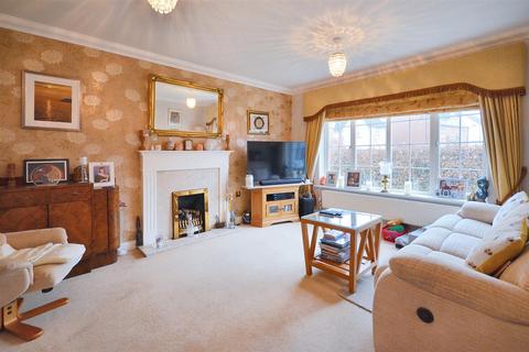 4 bedroom detached house for sale, Weatherbury Road, Gillingham