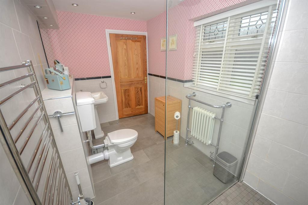 Ground Floor Shower