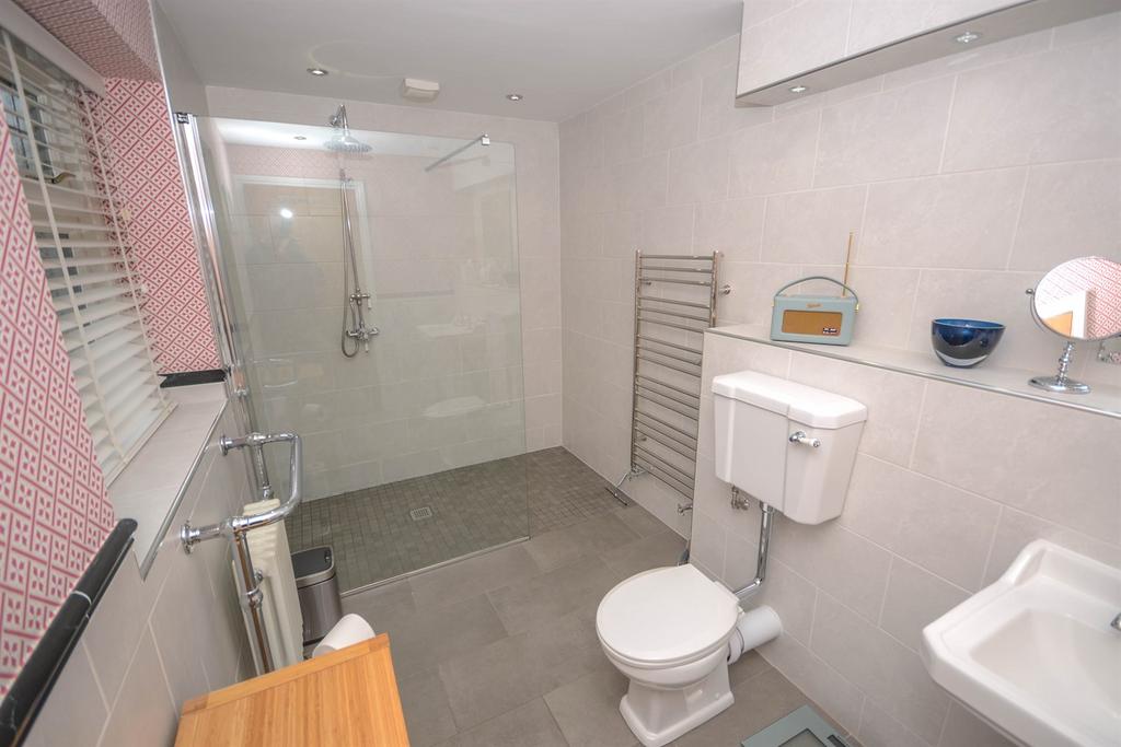 Ground Floor Shower