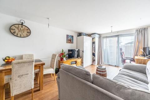 1 bedroom flat for sale, Zodiac Close, Edgware, HA8