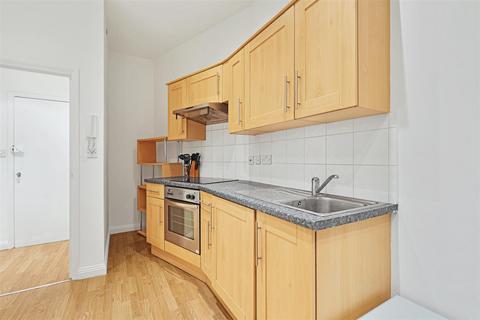 1 bedroom flat to rent, Palace Court, London W2