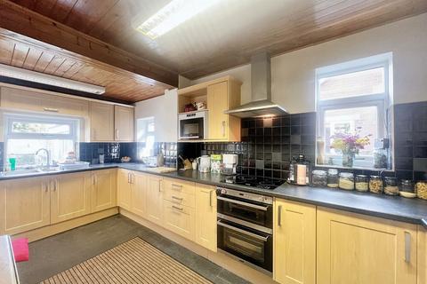 3 bedroom semi-detached bungalow for sale, Newhaven Drive, Preston