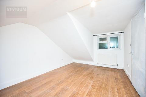 3 bedroom maisonette to rent, Kingswood Road, Goodmays, Redbridge, Ilford, Essex, IG3