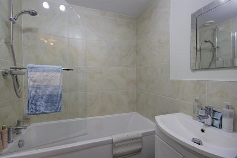 1 bedroom retirement property for sale, Medway Wharf Road, Tonbridge TN9