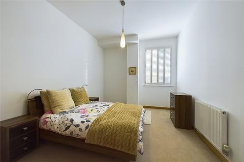 1 bedroom in a flat share to rent, St. Georges Court, St. Georges Road, Camberley, Surrey, GU15