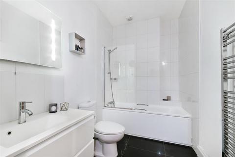 2 bedroom flat for sale, Church Road, Mitcham CR4