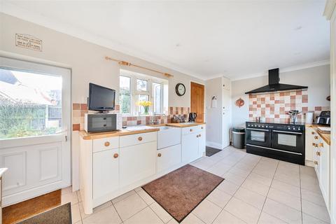 5 Andover Road, Chirton, Devizes, SN10 3QL