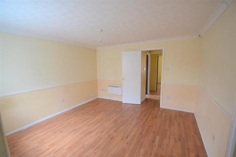 1 bedroom apartment for sale, Wallers Close, Dagenham