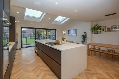 5 bedroom semi-detached house for sale, St. Nicholas Grove, Ingrave, Brentwood