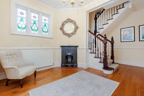 44 Lavington Road, London, W13 9LS