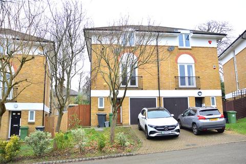 4 bedroom semi-detached house to rent, St Josephs Vale, London, SE3