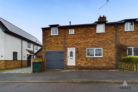 3 bedroom semi-detached house for sale, Finch Close, Swadlincote DE11