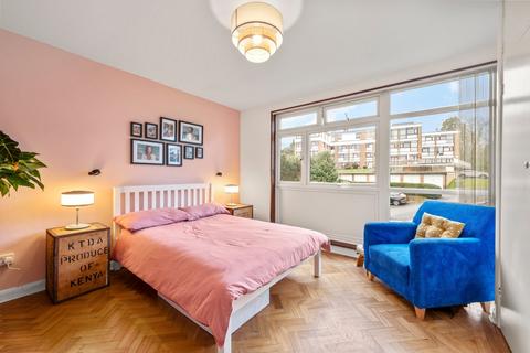 36 Beechcroft Manor, Weybridge, KT13 9NZ