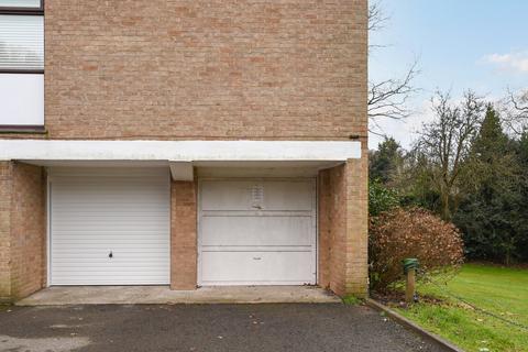 36 Beechcroft Manor, Weybridge, KT13 9NZ