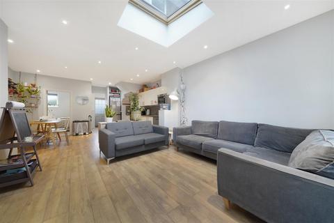 3 bedroom terraced house for sale, Greenstead Gardens, Putney