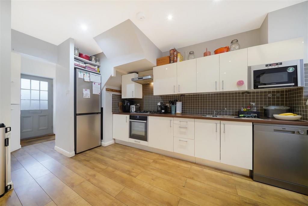 32 Greenstead Gardens
