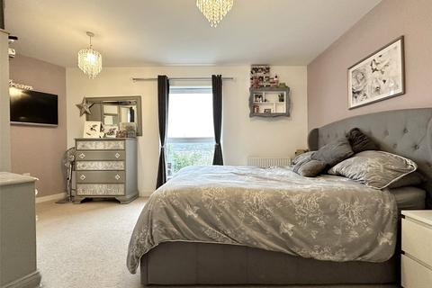 2 bedroom flat for sale, Fairlawn Crescent, Greenhithe, Kent, DA9