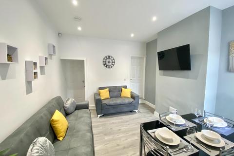 3 bedroom serviced apartment to rent, Chell Street, Stoke-on-Trent ST1