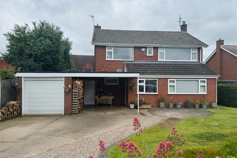 4 bedroom detached house for sale, Orchard Close, Southwell