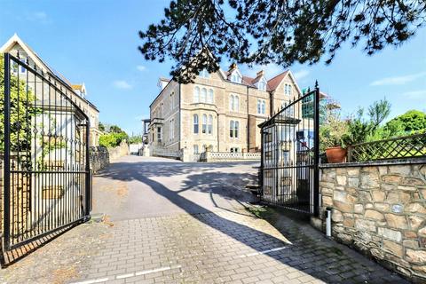 2 bedroom apartment for sale, Prominent position on Clevedon's Coastline