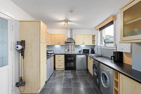 13 Burnbrae Road, Stoneyburn, Bathgate, EH47 8DF