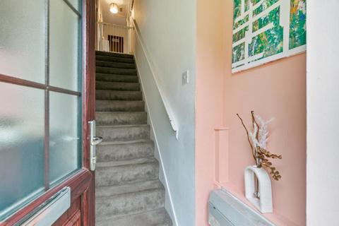 40 Carleton Gate, Giffnock, Glasgow, G46 6NU