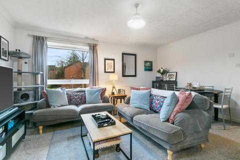 40 Carleton Gate, Giffnock, Glasgow, G46 6NU