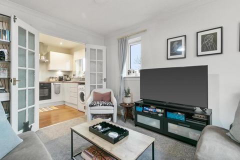40 Carleton Gate, Giffnock, Glasgow, G46 6NU