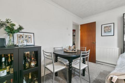 40 Carleton Gate, Giffnock, Glasgow, G46 6NU