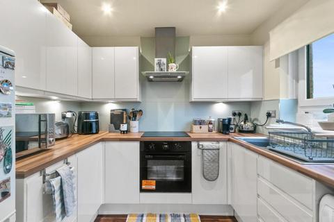 40 Carleton Gate, Giffnock, Glasgow, G46 6NU