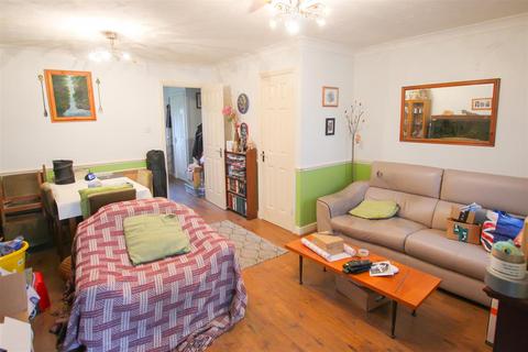 3 bedroom end of terrace house for sale, Burnt House Close, Haverhill CB9