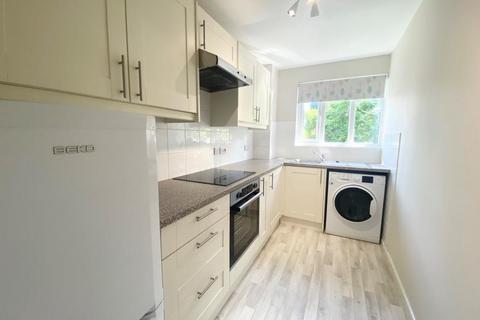 1 bedroom maisonette to rent, Bankside, Woking GU21