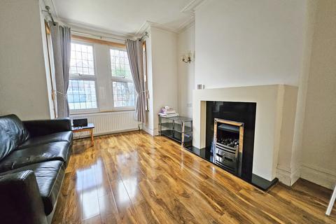 4 bedroom terraced house to rent, Auckland Road,  Ilford, IG1