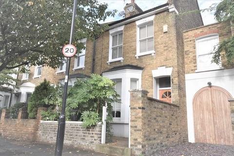 3 bedroom house to rent, Montgomery Road, Chiswick, Chiswick