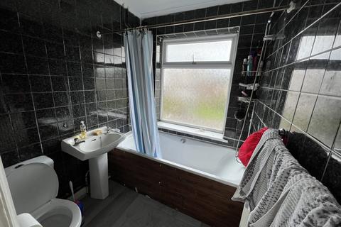 undefined, 107 Farley Hill, Luton LU1