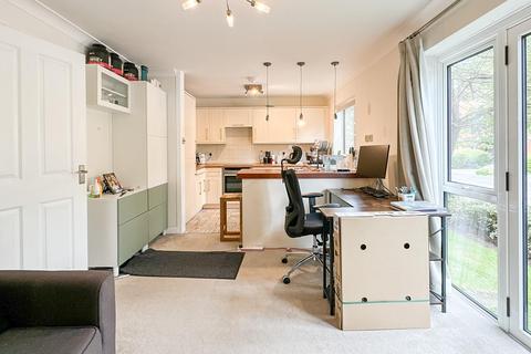 1 bedroom flat for sale, Napier Court, Gefle Close, Bristol, BS1 6XY