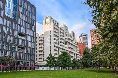 Studio to rent, Lewis Cubitt Park, London N1C