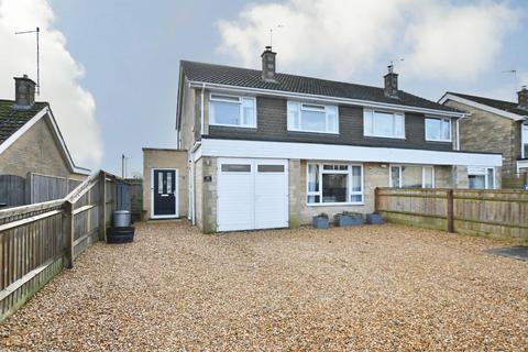 4 bedroom semi-detached house for sale, Aldsworth Close, Fairford