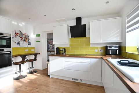 59 Aldsworth Close, Fairford, GL7 4LB