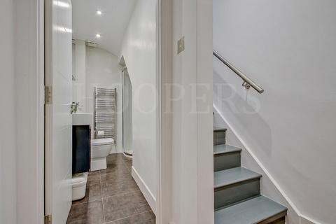 2 bedroom cottage for sale, Verney Street, London, NW10