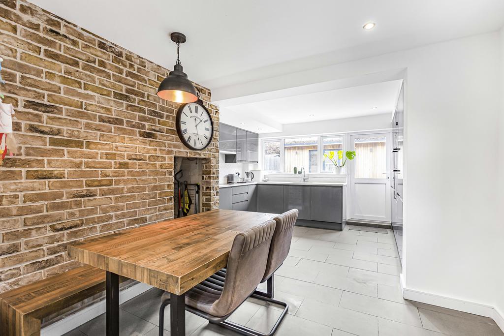 Kitchen/Dining Area